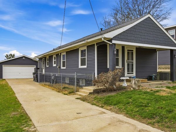 2642 Fruitland Boulevard SW, Cedar Rapids, IA 52404