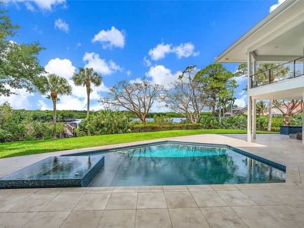 8818 SE Riverfront Ter, Jupiter, FL 33469