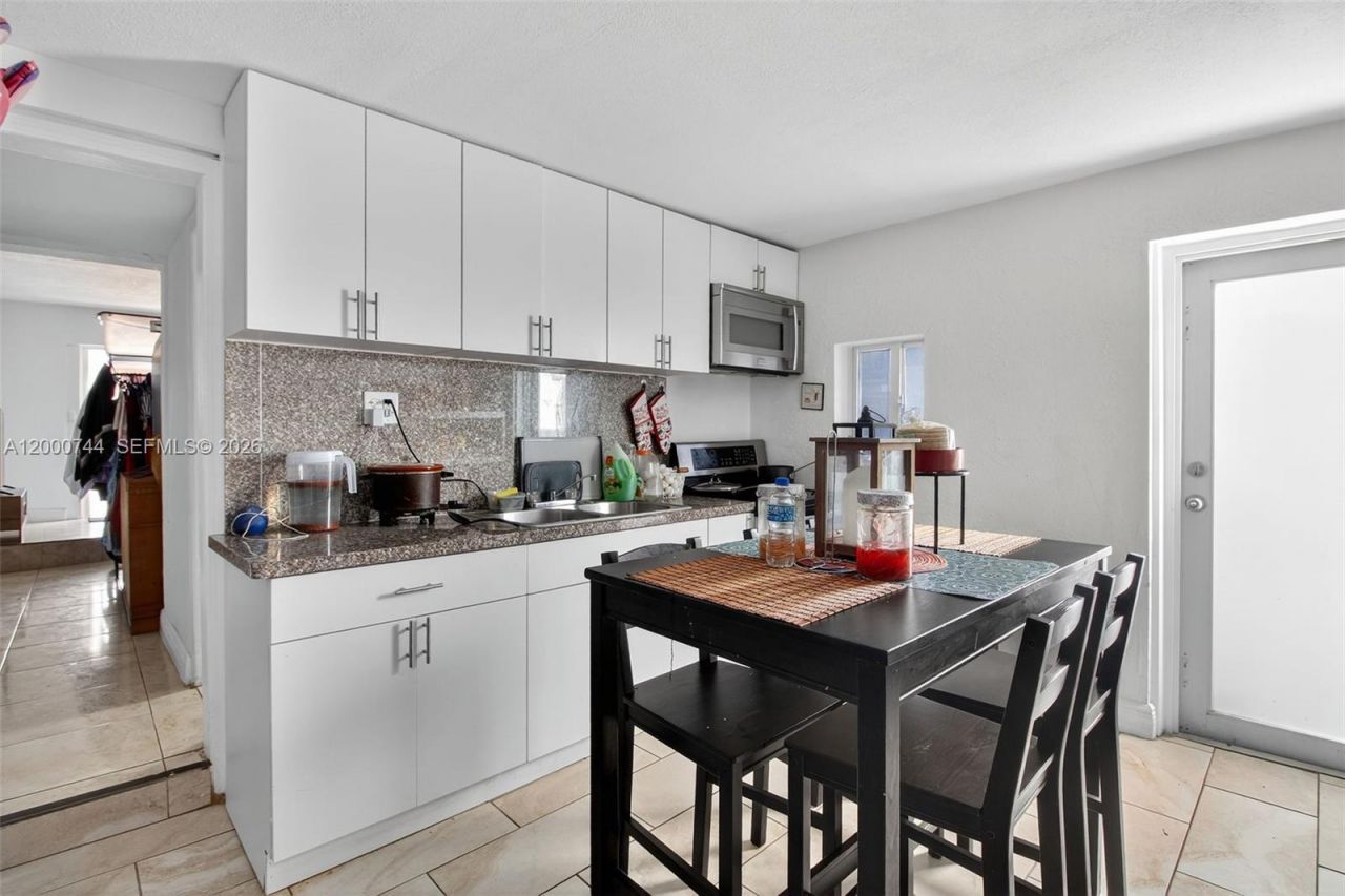 1680 NW 22nd Ct, Miami, FL 33125 Photo