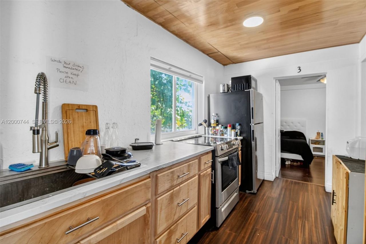 1680 NW 22nd Ct, Miami, FL 33125 Photo