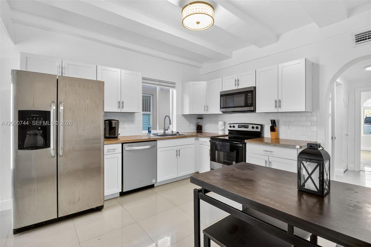 1680 NW 22nd Ct, Miami, FL 33125 Photo