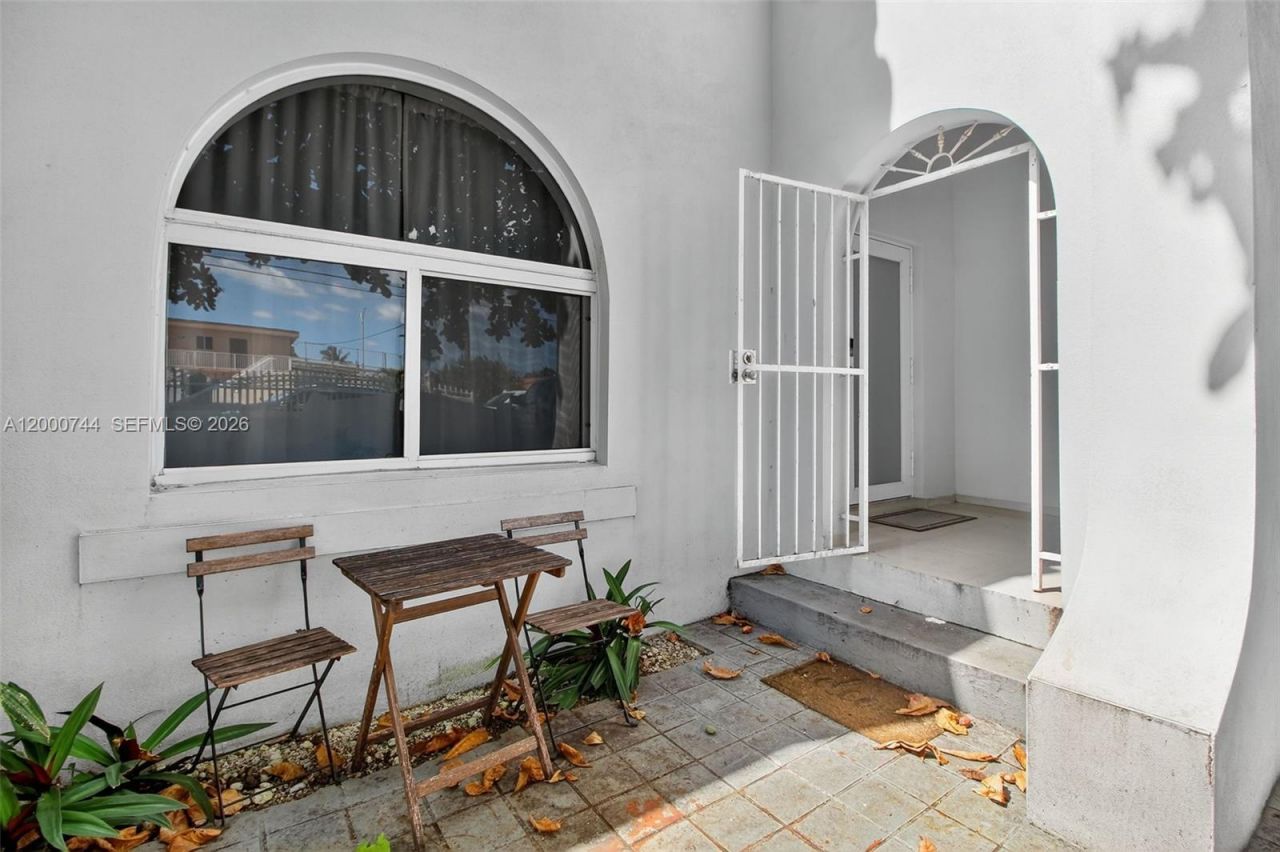 1680 NW 22nd Ct, Miami, FL 33125 Photo