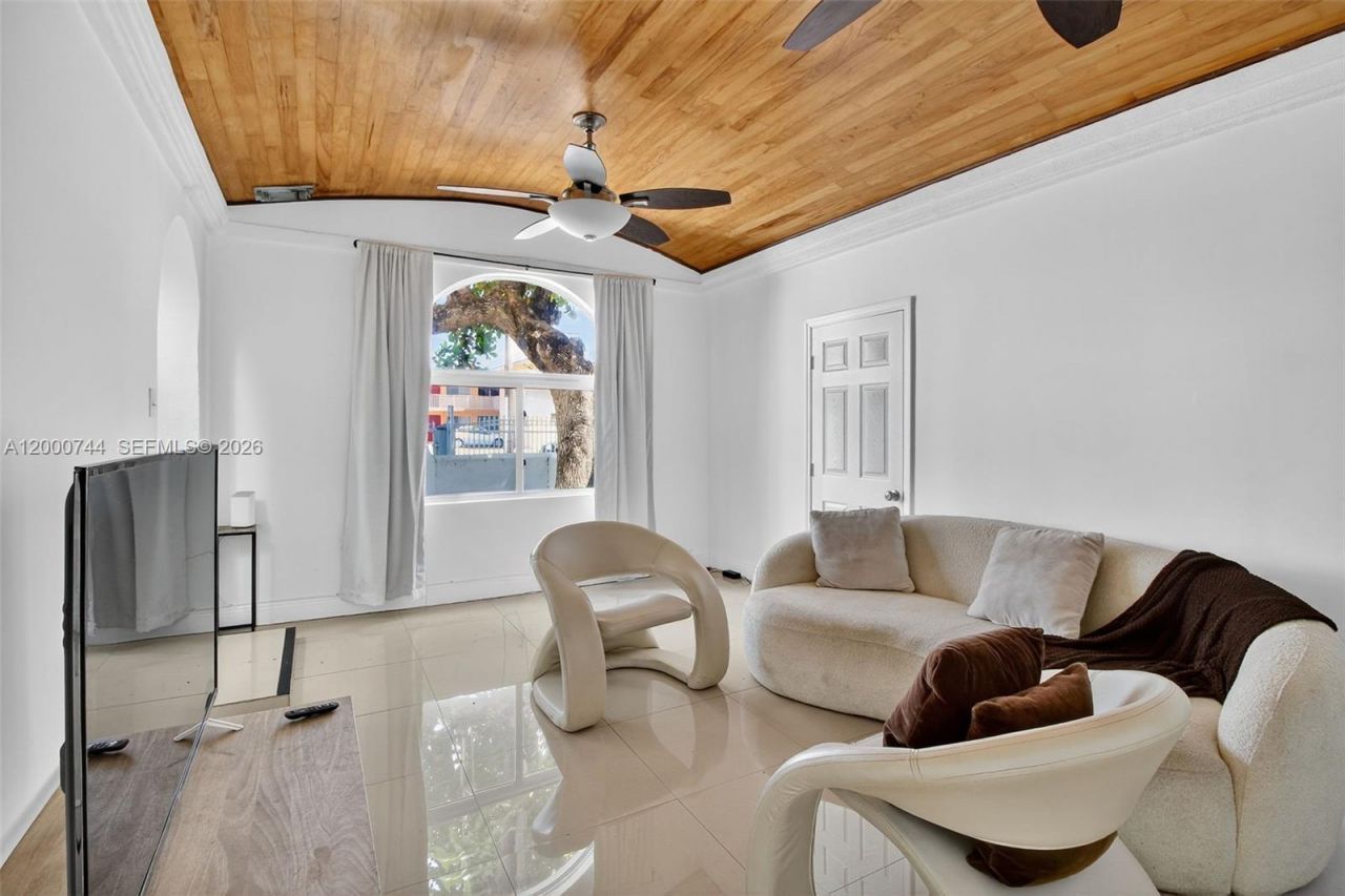 1680 NW 22nd Ct, Miami, FL 33125 Photo