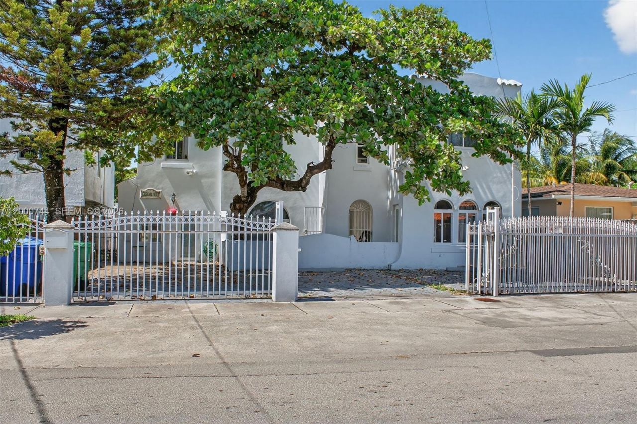 1680 NW 22nd Ct, Miami, FL 33125 Photo