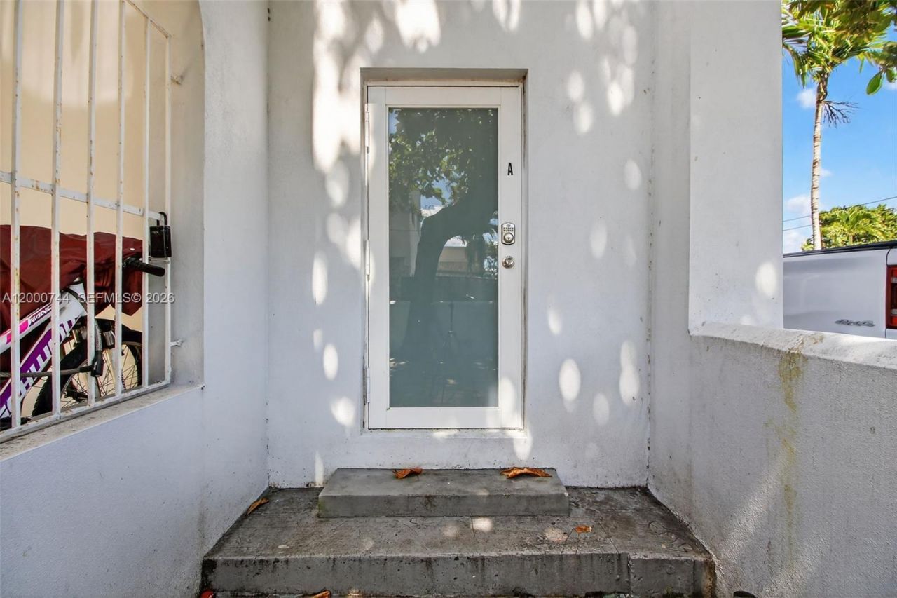 1680 NW 22nd Ct, Miami, FL 33125 Photo