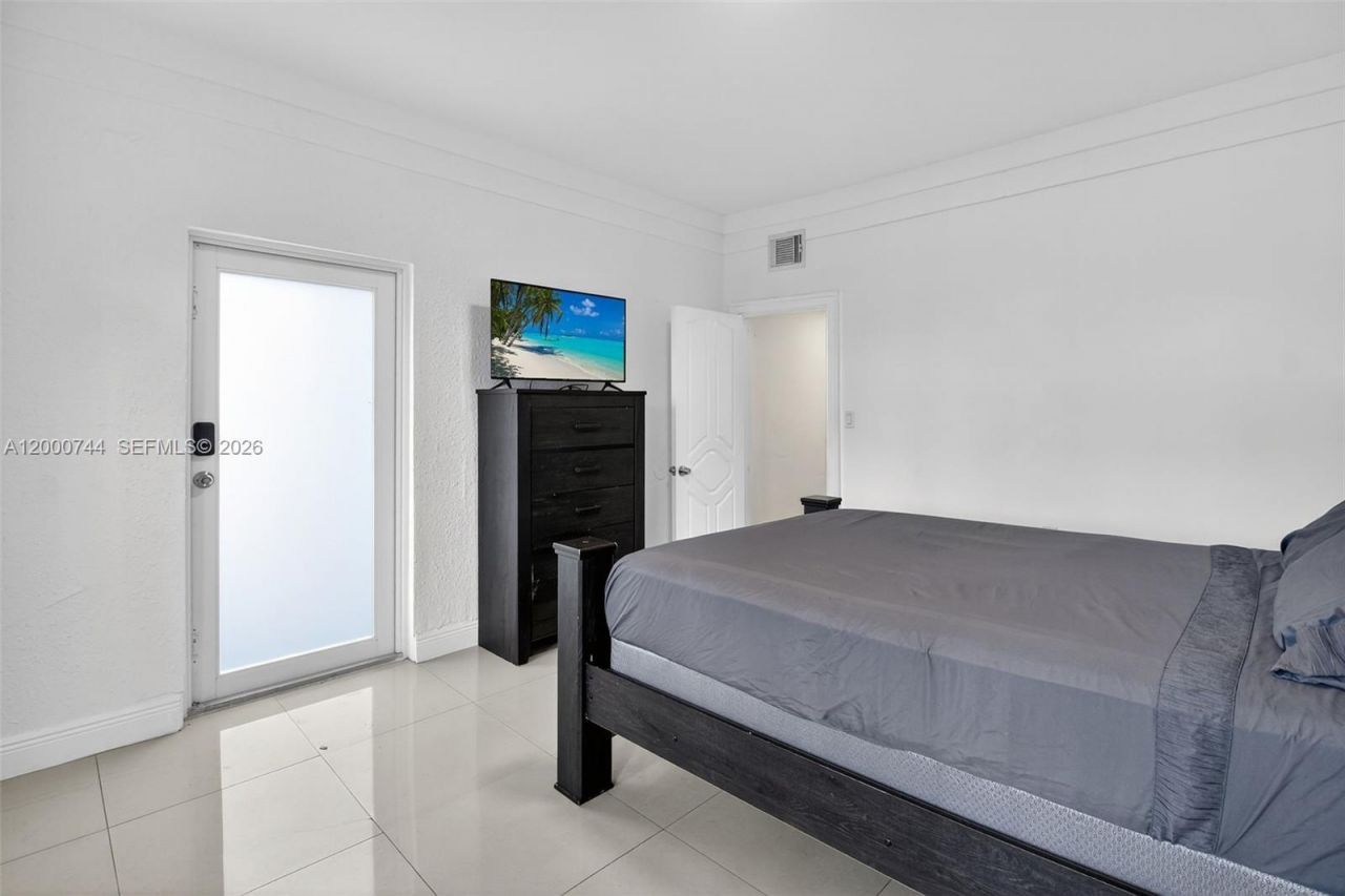 1680 NW 22nd Ct, Miami, FL 33125 Photo