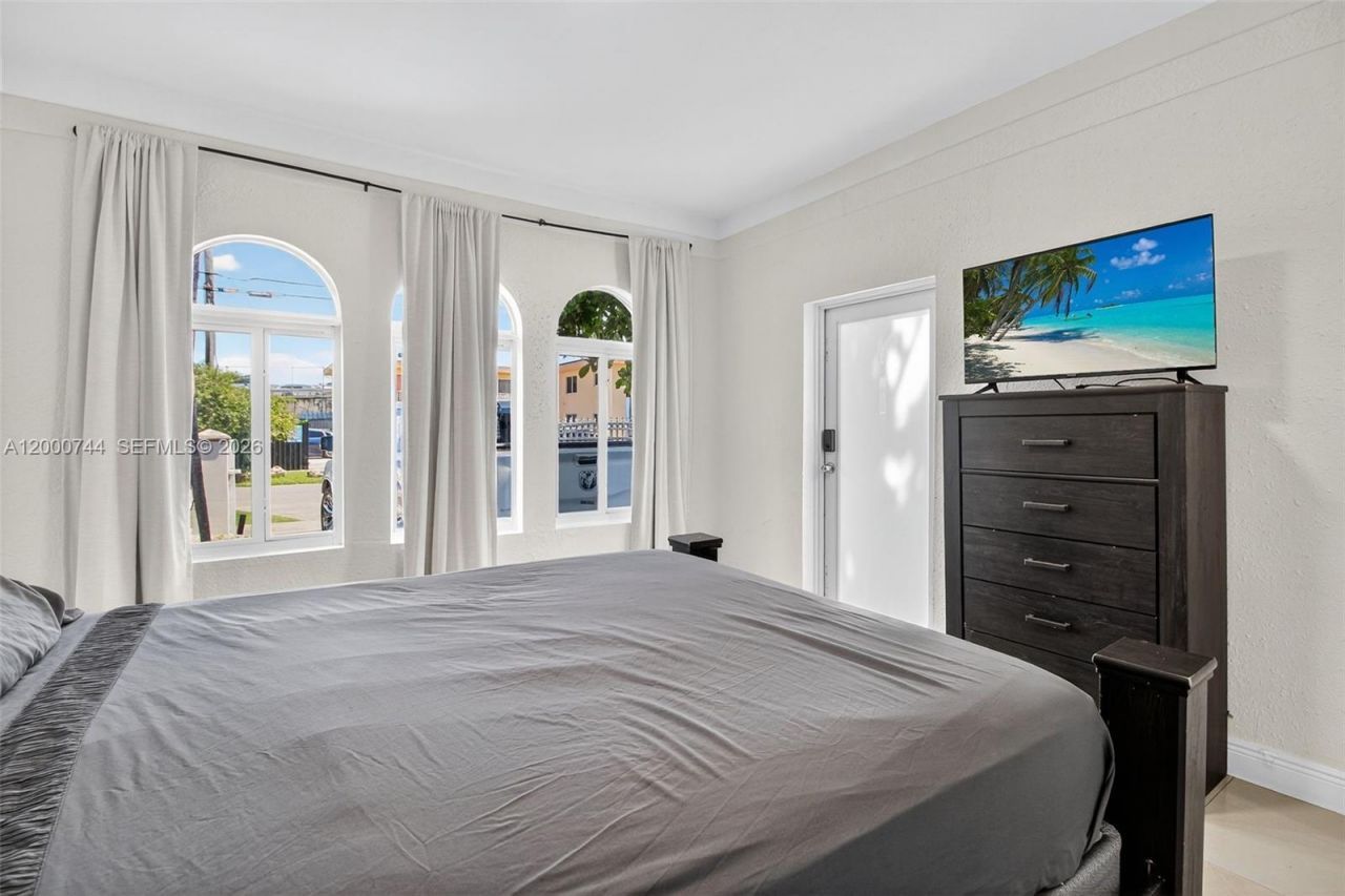 1680 NW 22nd Ct, Miami, FL 33125 Photo