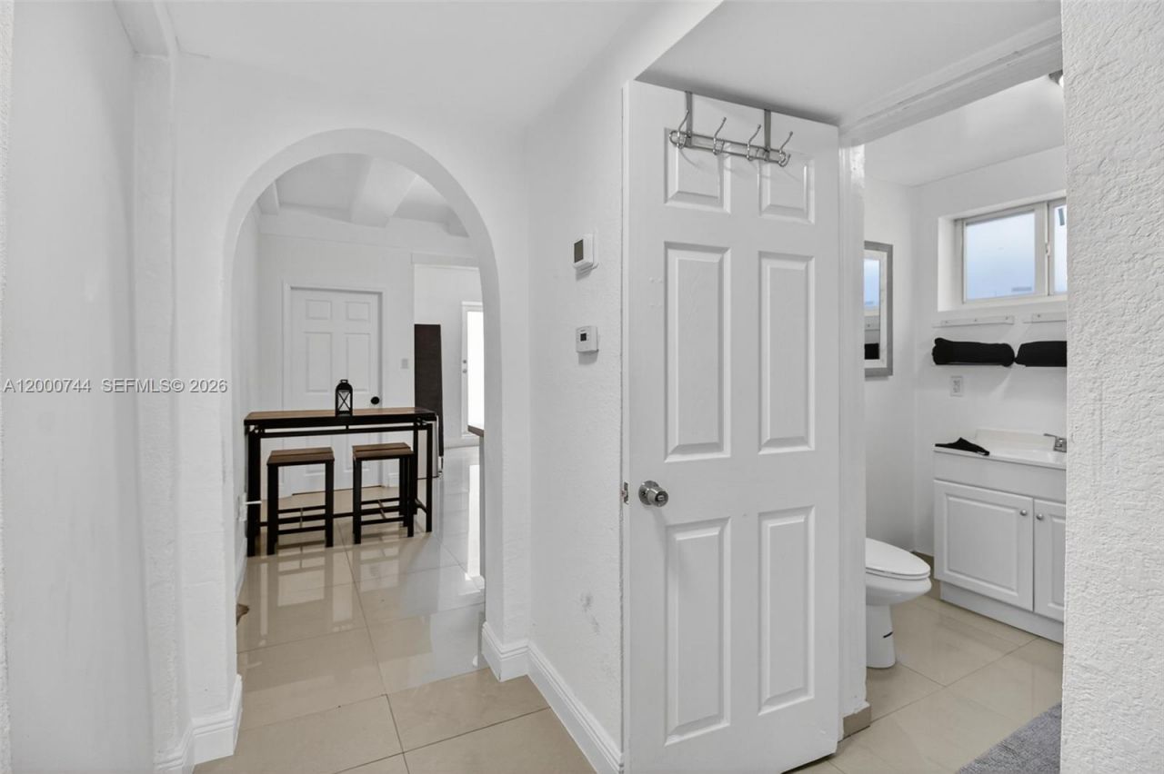 1680 NW 22nd Ct, Miami, FL 33125 Photo