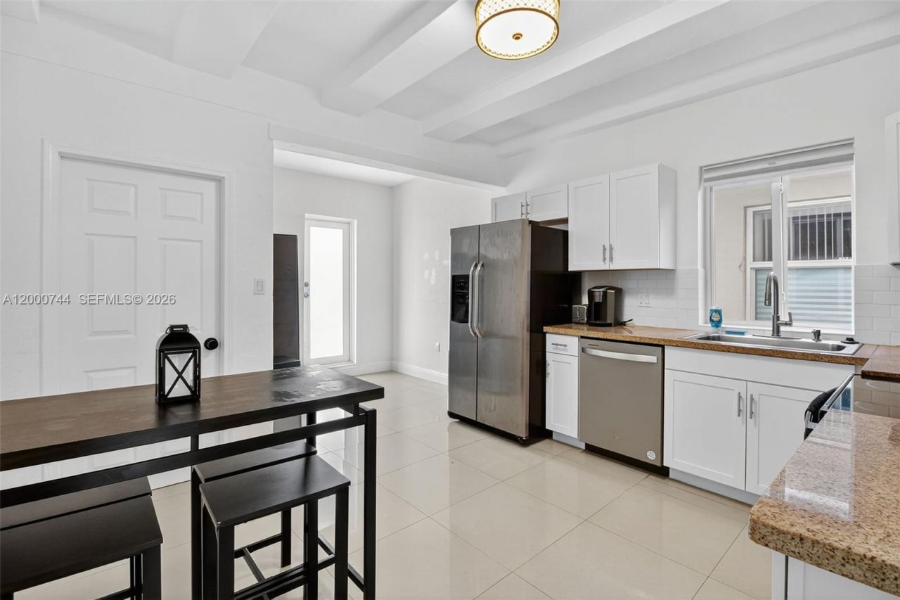 1680 NW 22nd Ct, Miami, FL 33125 Photo