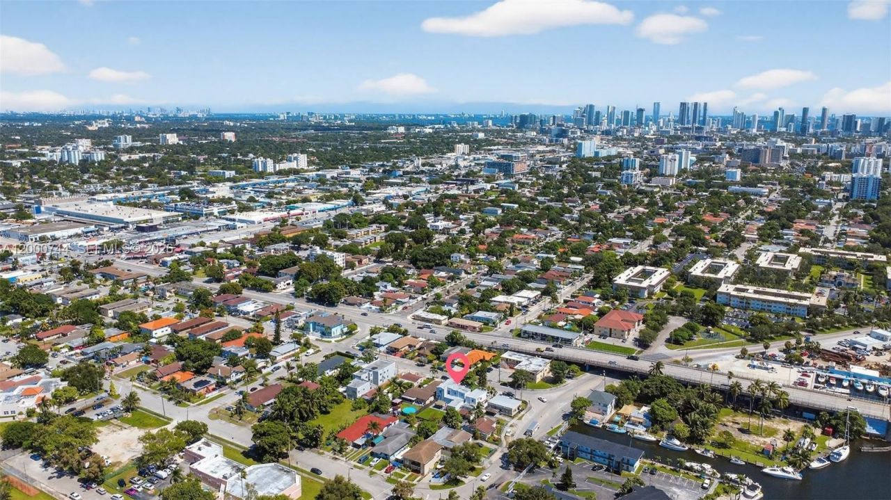 1680 NW 22nd Ct, Miami, FL 33125 Photo