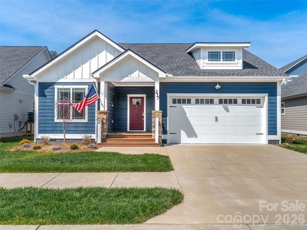 237 Leyland Circle, Hendersonville, NC 28792