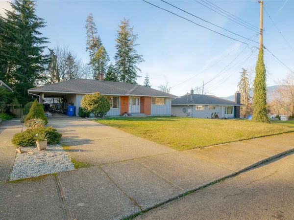 3988 3rd Ave, Port Alberni, BC V9Y 4G2