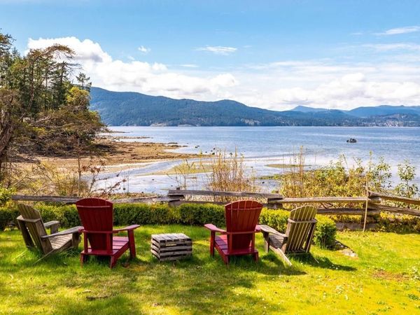 116 Acland Rd, Salt Spring, BC V8K 2N6