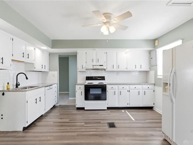 1146 Stewart Avenue, Xenia Township, OH 45385 Photo 6