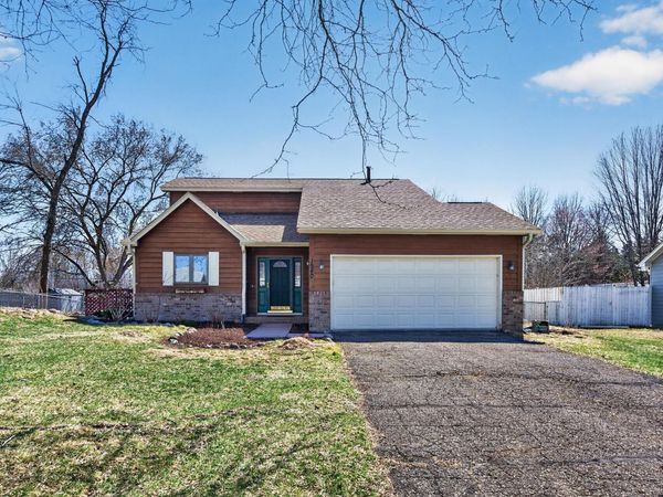 1940 Windjammer Drive , Woodbury, MN 55125