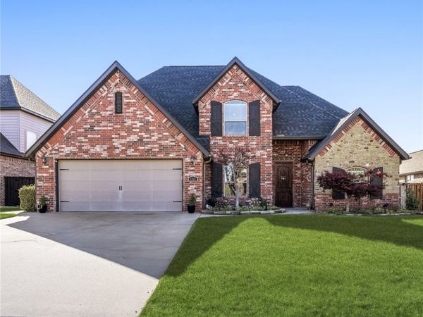 1111 NE Saint Ives Road, Bentonville, AR 72712