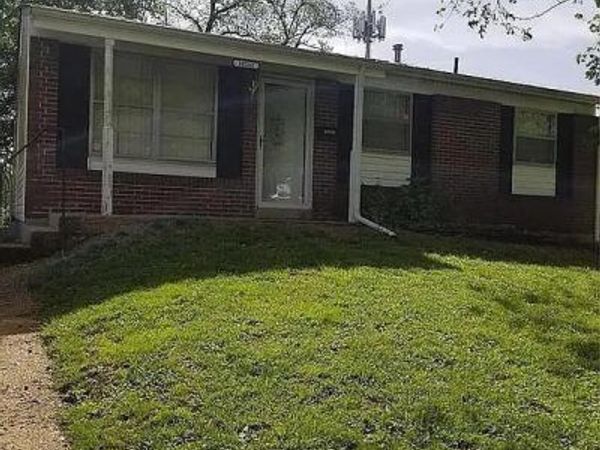10202 Castle Drive, St Louis, MO 63136