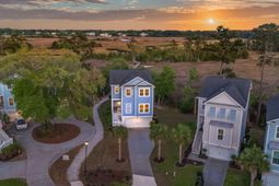 808 Forrest Drive photo 4