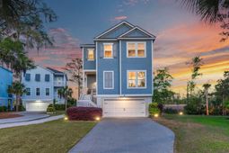 808 Forrest Drive photo 4