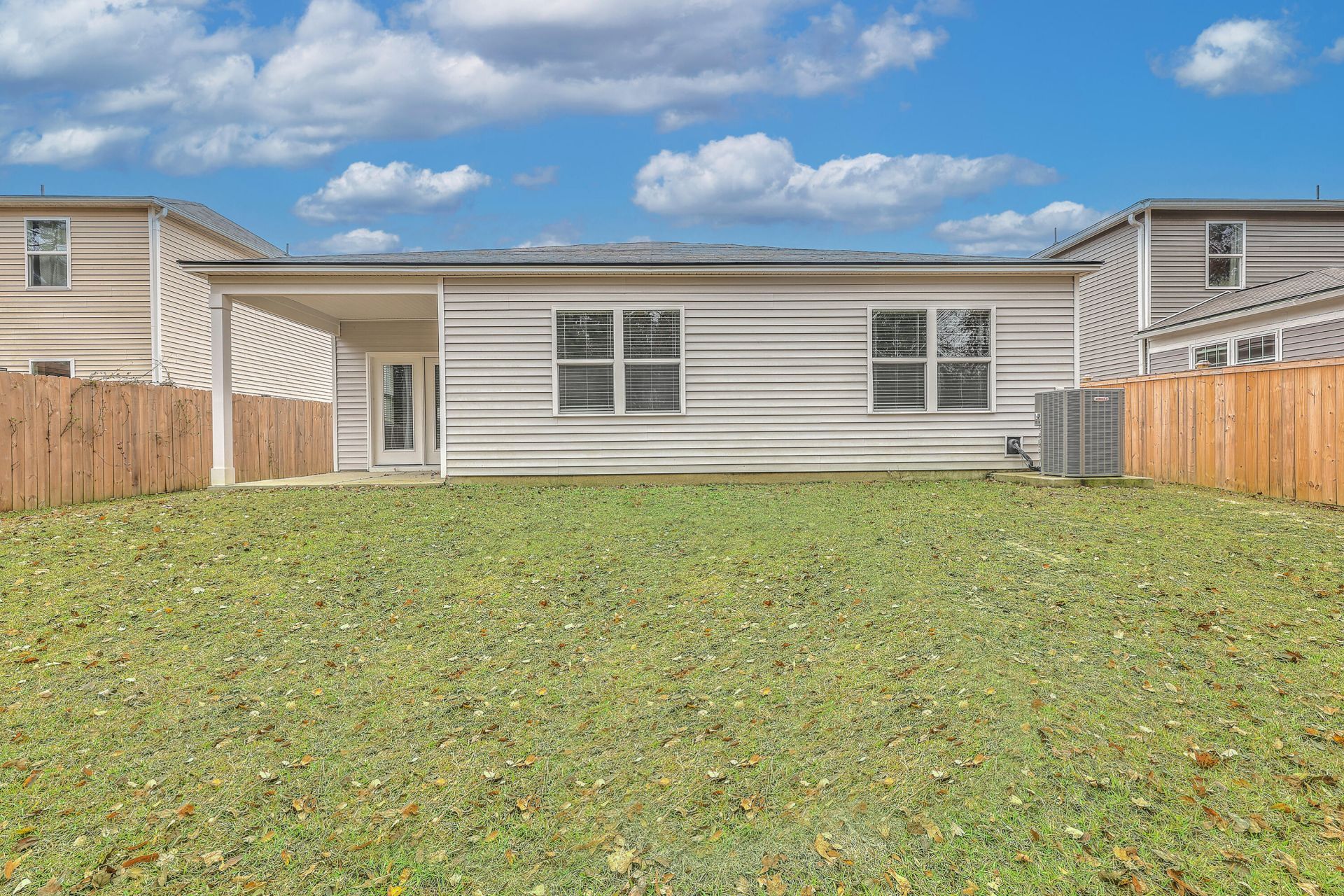 239 W Bradford Pointe Drive Photo 18