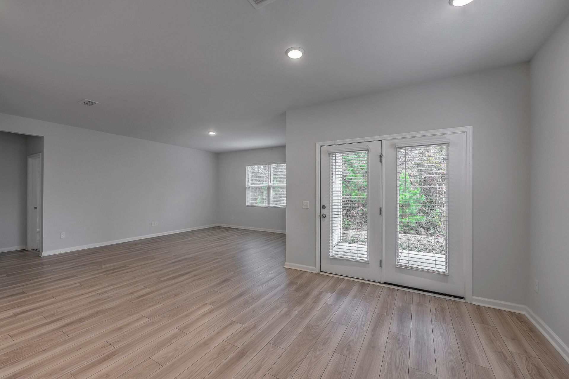 239 W Bradford Pointe Drive Photo 25