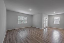 239 W Bradford Pointe Drive photo 4