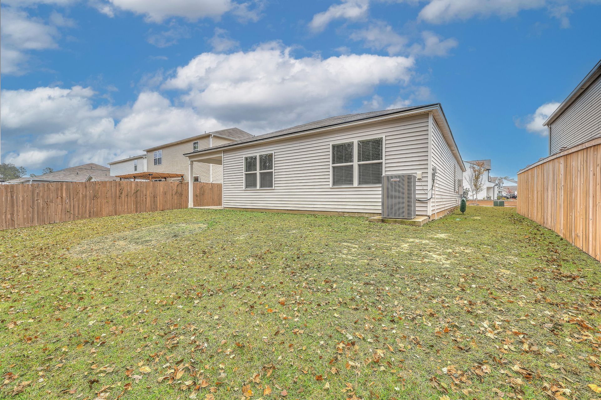 239 W Bradford Pointe Drive Photo 33