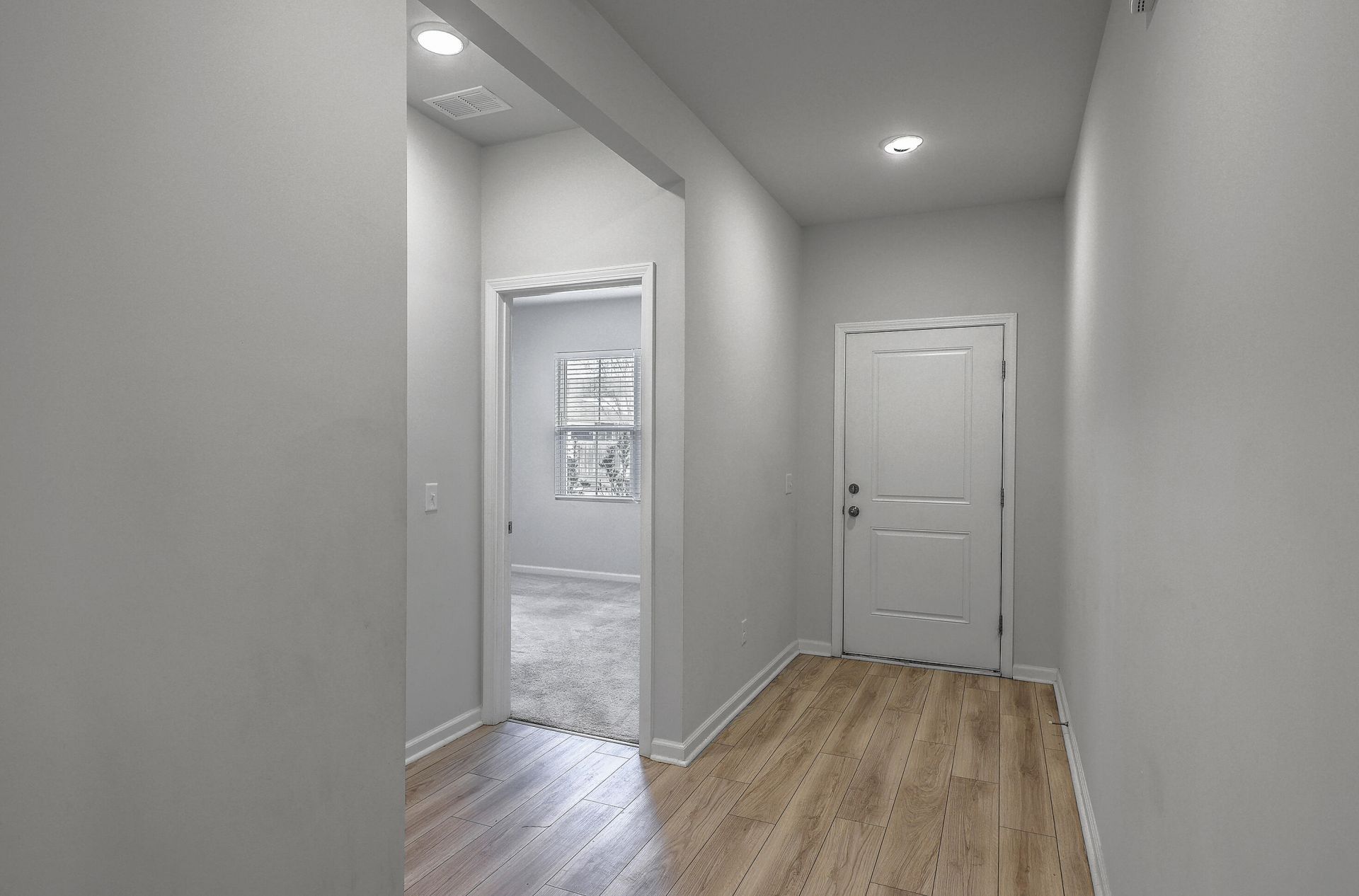 239 W Bradford Pointe Drive Photo 8