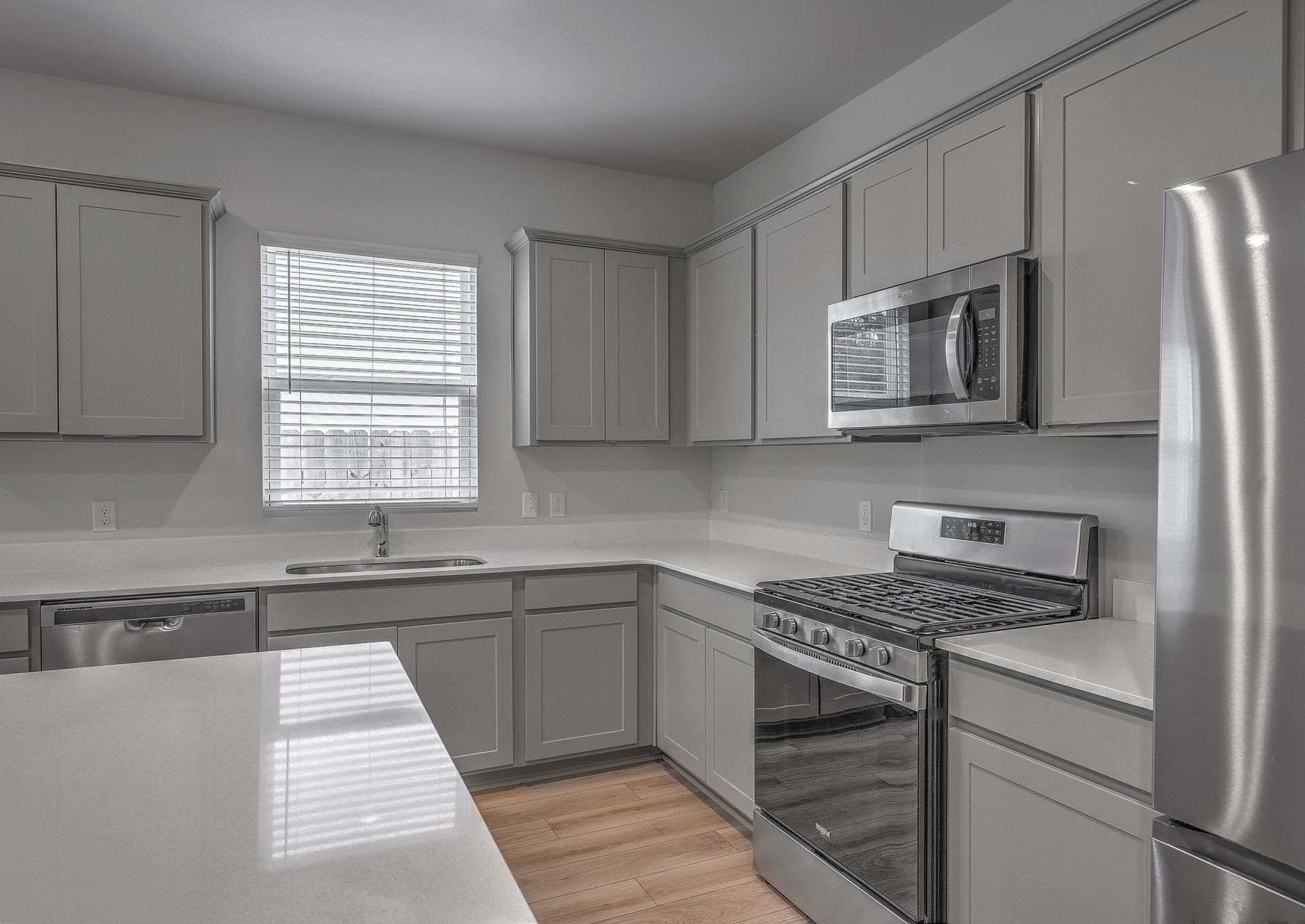 239 W Bradford Pointe Drive Photo 9