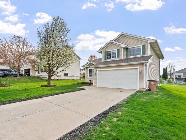 450 Fawn Circle, Pleasant Hill, IA 50327