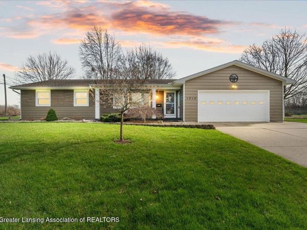 1010 E Cass Street, St. Johns, MI 48879