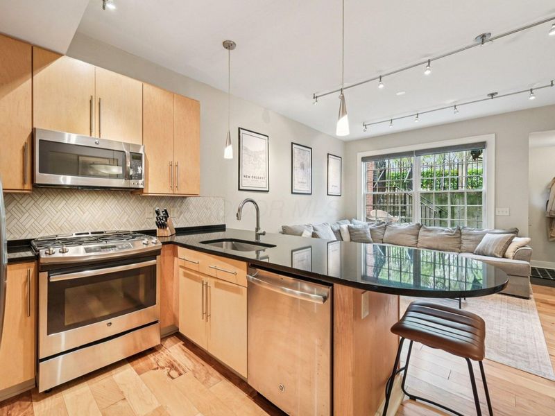 282 E Gay Street, Unit G34, Columbus, OH 43215 Photo 14