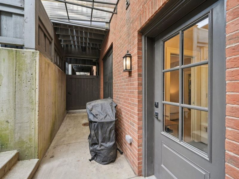 282 E Gay Street, Unit G34, Columbus, OH 43215 Photo 29