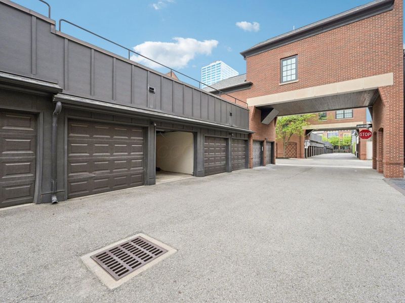 282 E Gay Street, Unit G34, Columbus, OH 43215 Photo 34