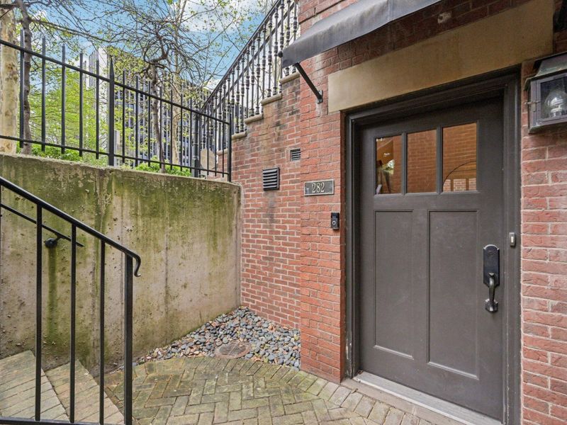 282 E Gay Street, Unit G34, Columbus, OH 43215 Photo 37