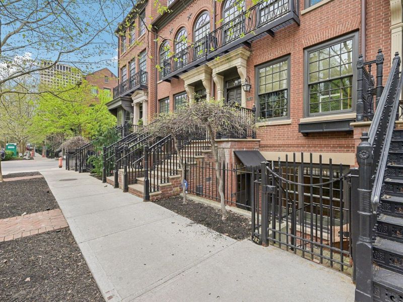 282 E Gay Street, Unit G34, Columbus, OH 43215 Photo 42