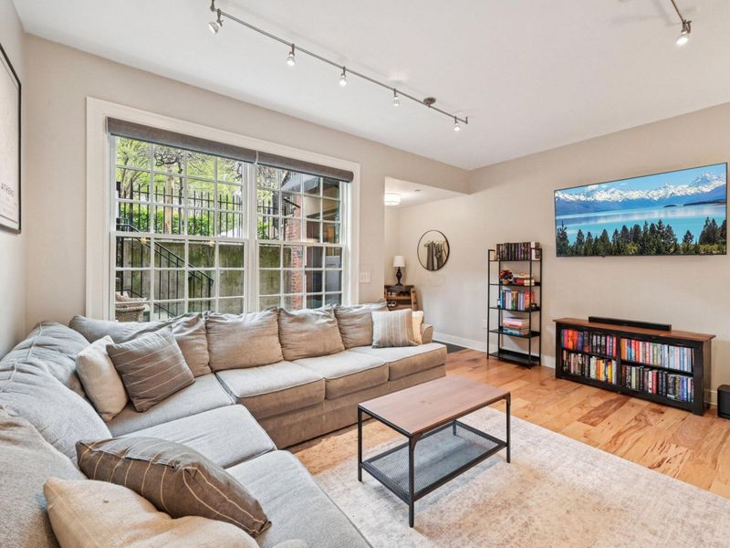 282 E Gay Street, Unit G34, Columbus, OH 43215 Photo 7