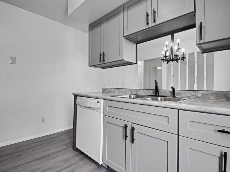 5936 Glennon Drive, Galloway, OH 43119 Photo 10