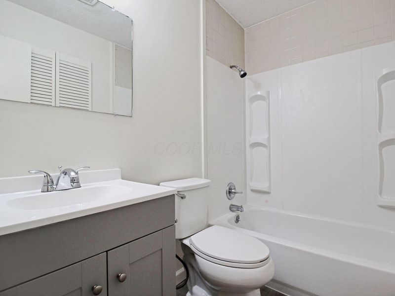 5936 Glennon Drive, Galloway, OH 43119 Photo 13