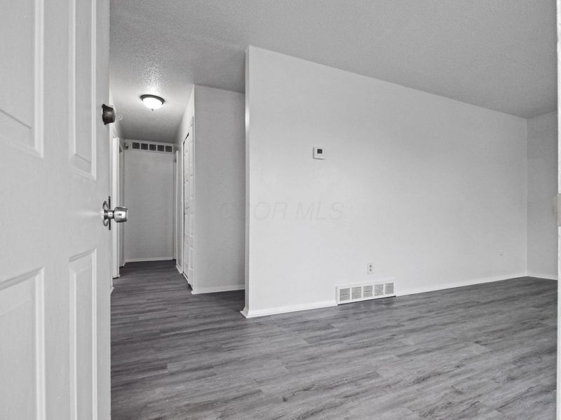 5936 Glennon Drive, Galloway, OH 43119 Photo 2