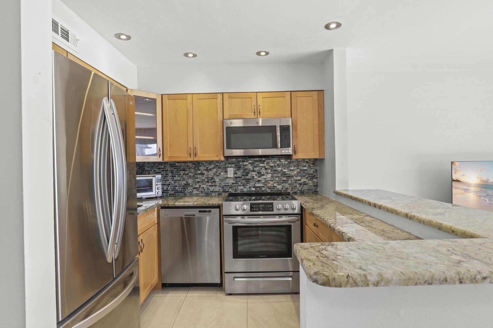 2936 Lake Shore Drive, Unit 204, West Palm Beach, FL 33404 Photo
