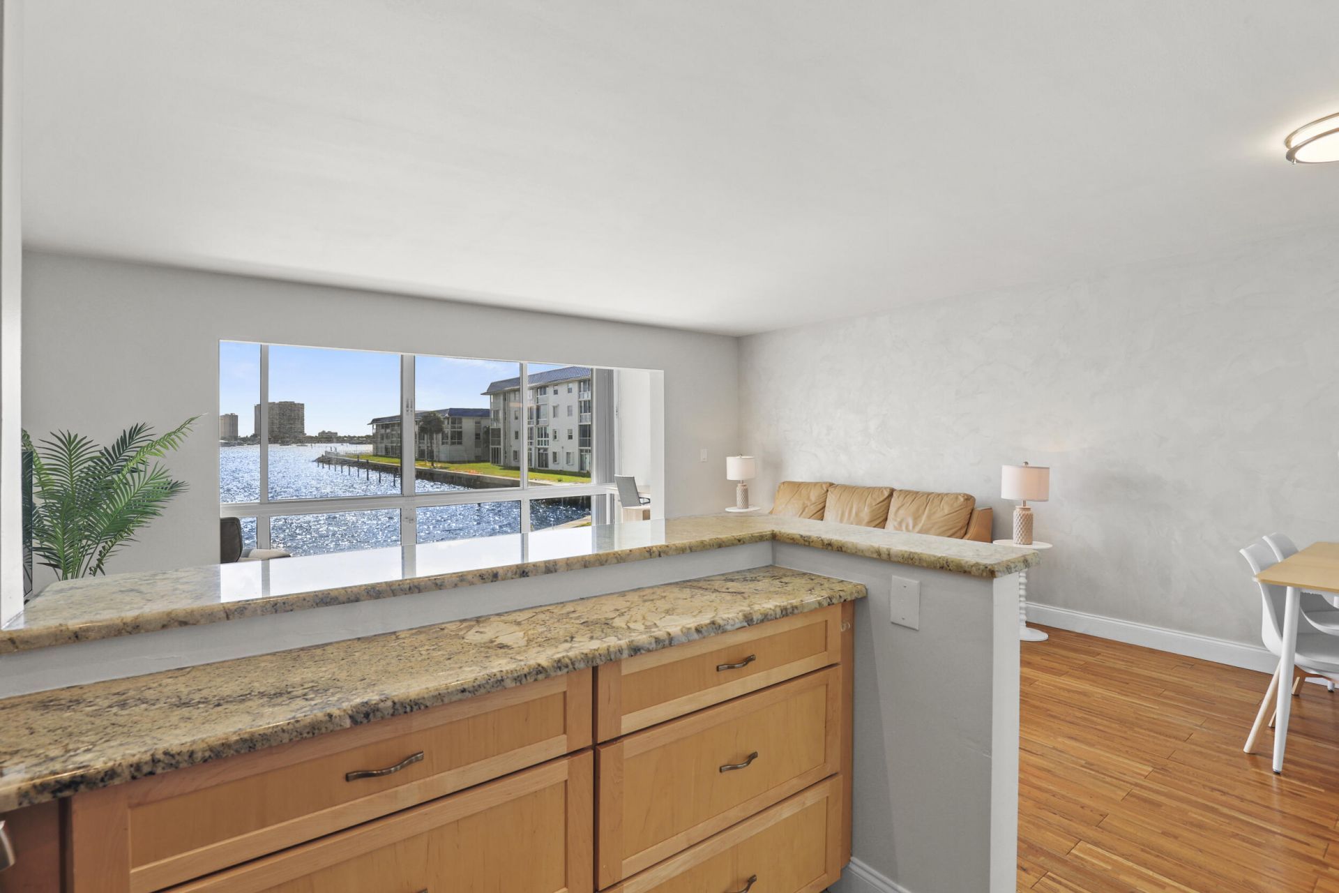 2936 Lake Shore Drive, Unit 204, West Palm Beach, FL 33404 Photo