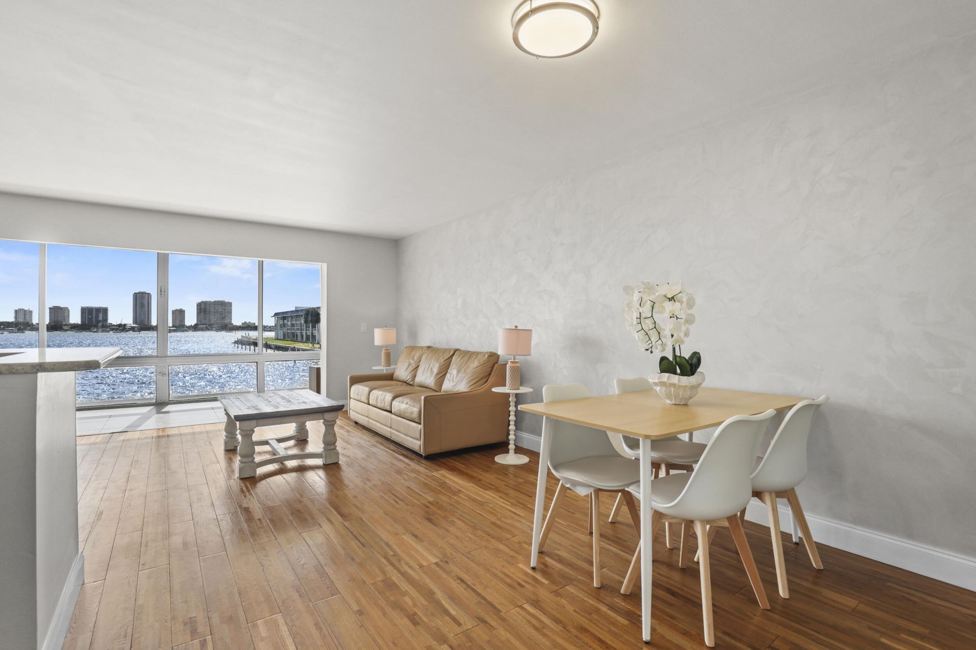 2936 Lake Shore Drive, Unit 204, West Palm Beach, FL 33404 Photo