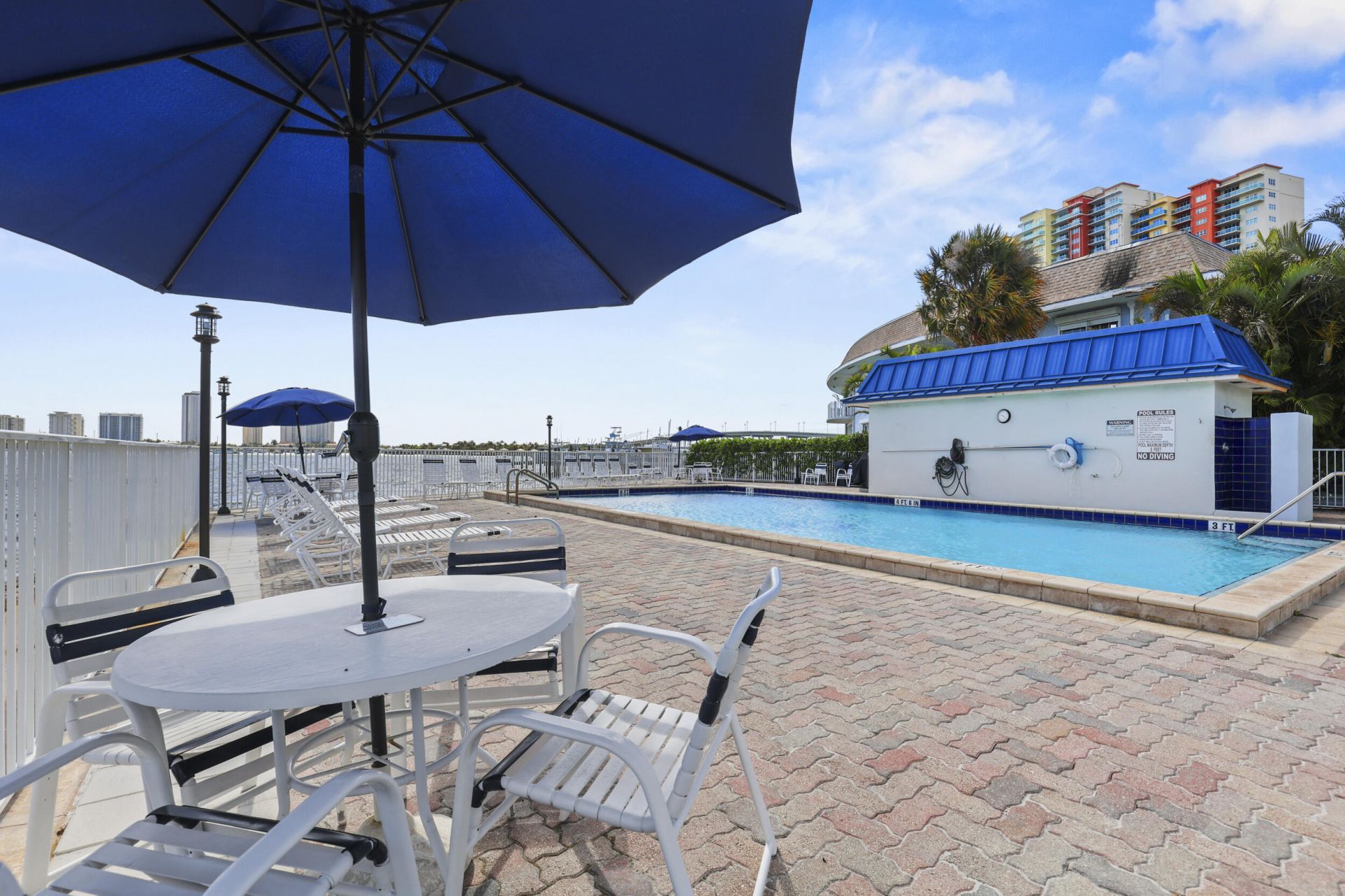 2936 Lake Shore Drive, Unit 204, West Palm Beach, FL 33404 Photo