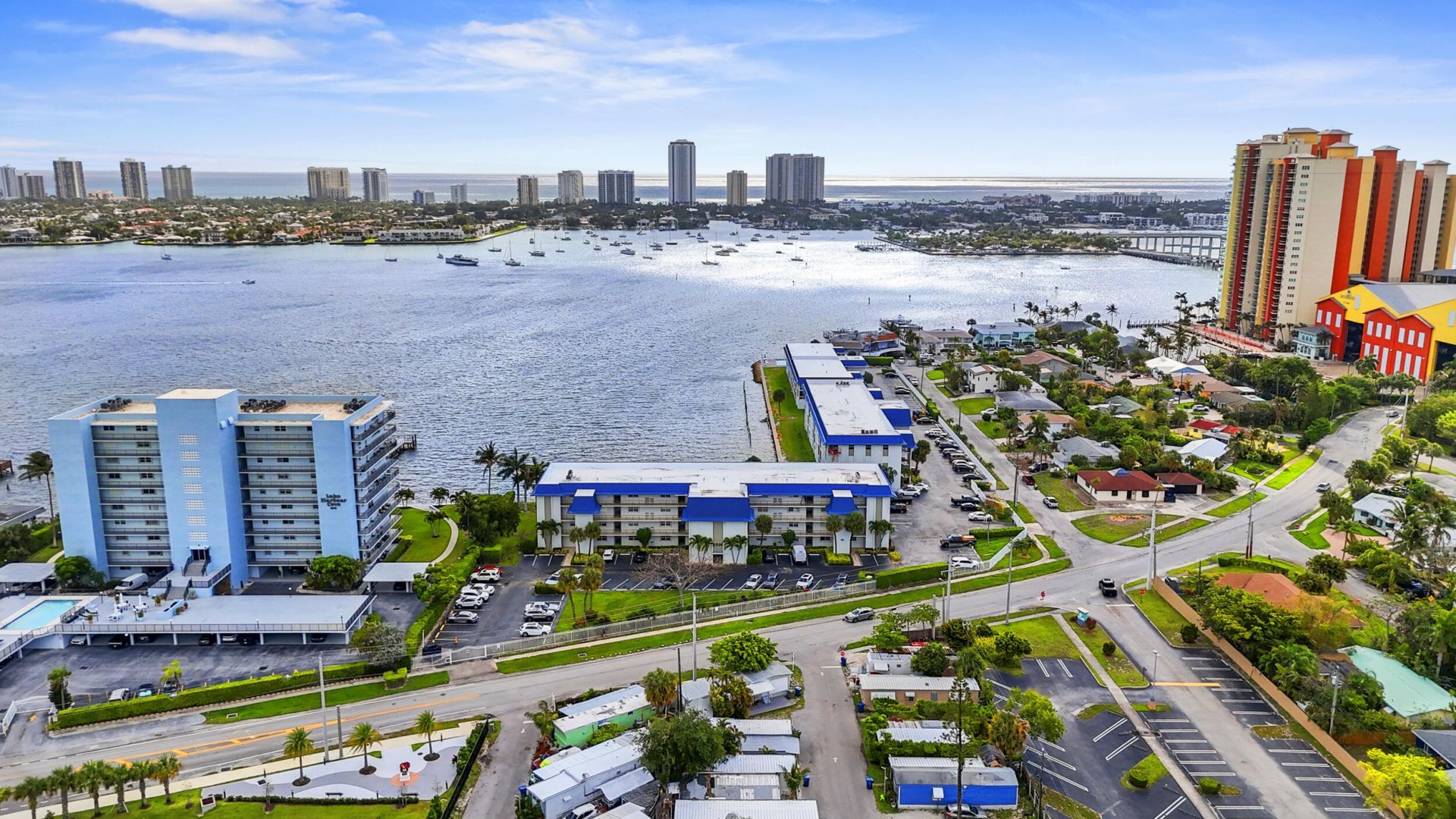 2936 Lake Shore Drive, Unit 204, West Palm Beach, FL 33404 Photo