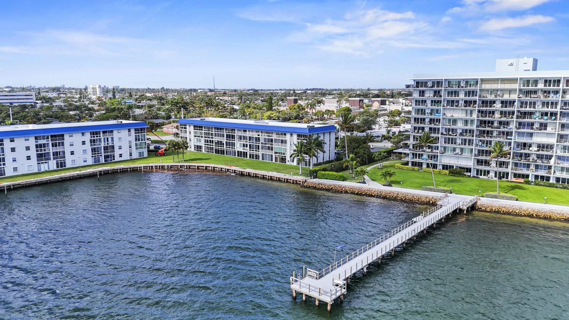 2936 Lake Shore Drive, Unit 204, West Palm Beach, FL 33404 Photo
