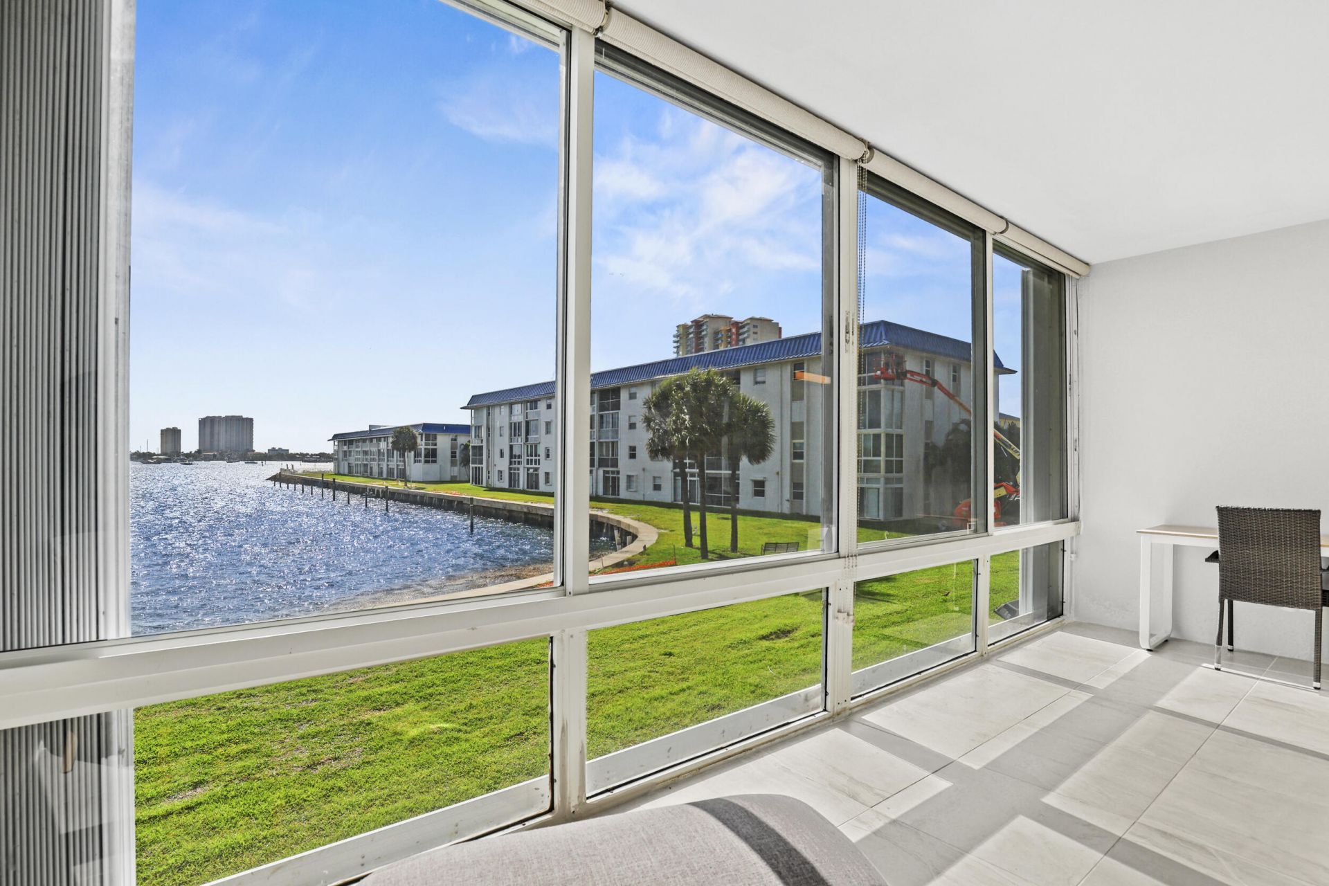 2936 Lake Shore Drive, Unit 204, West Palm Beach, FL 33404 Photo
