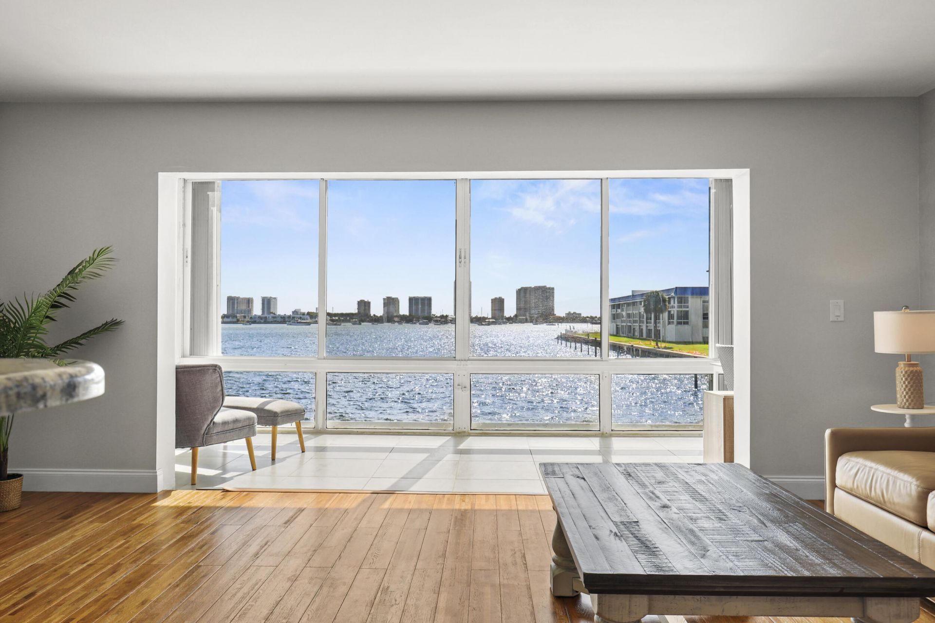 2936 Lake Shore Drive, Unit 204, West Palm Beach, FL 33404 Photo