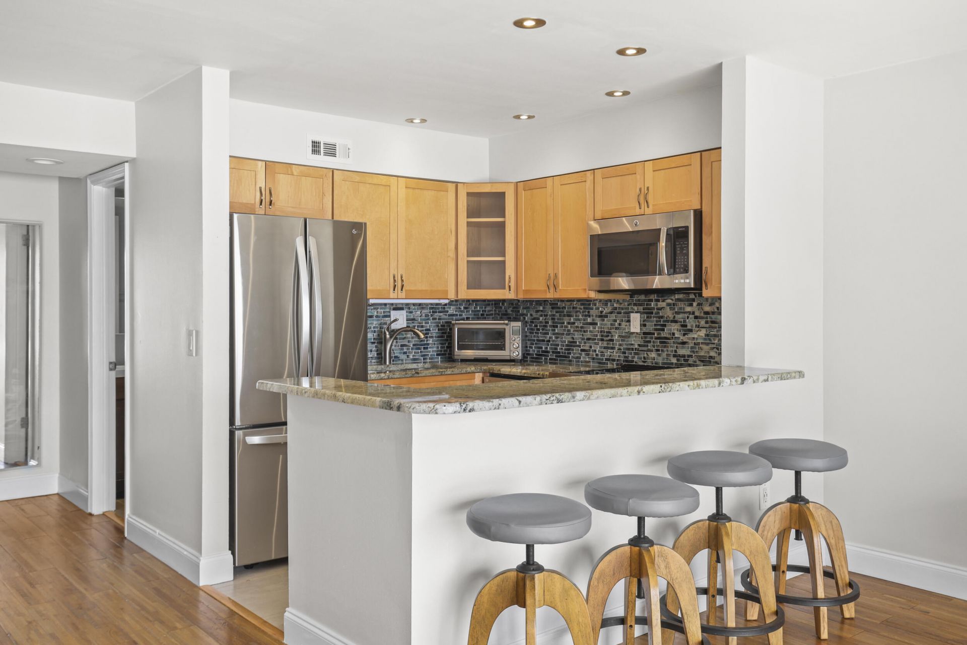2936 Lake Shore Drive, Unit 204, West Palm Beach, FL 33404 Photo