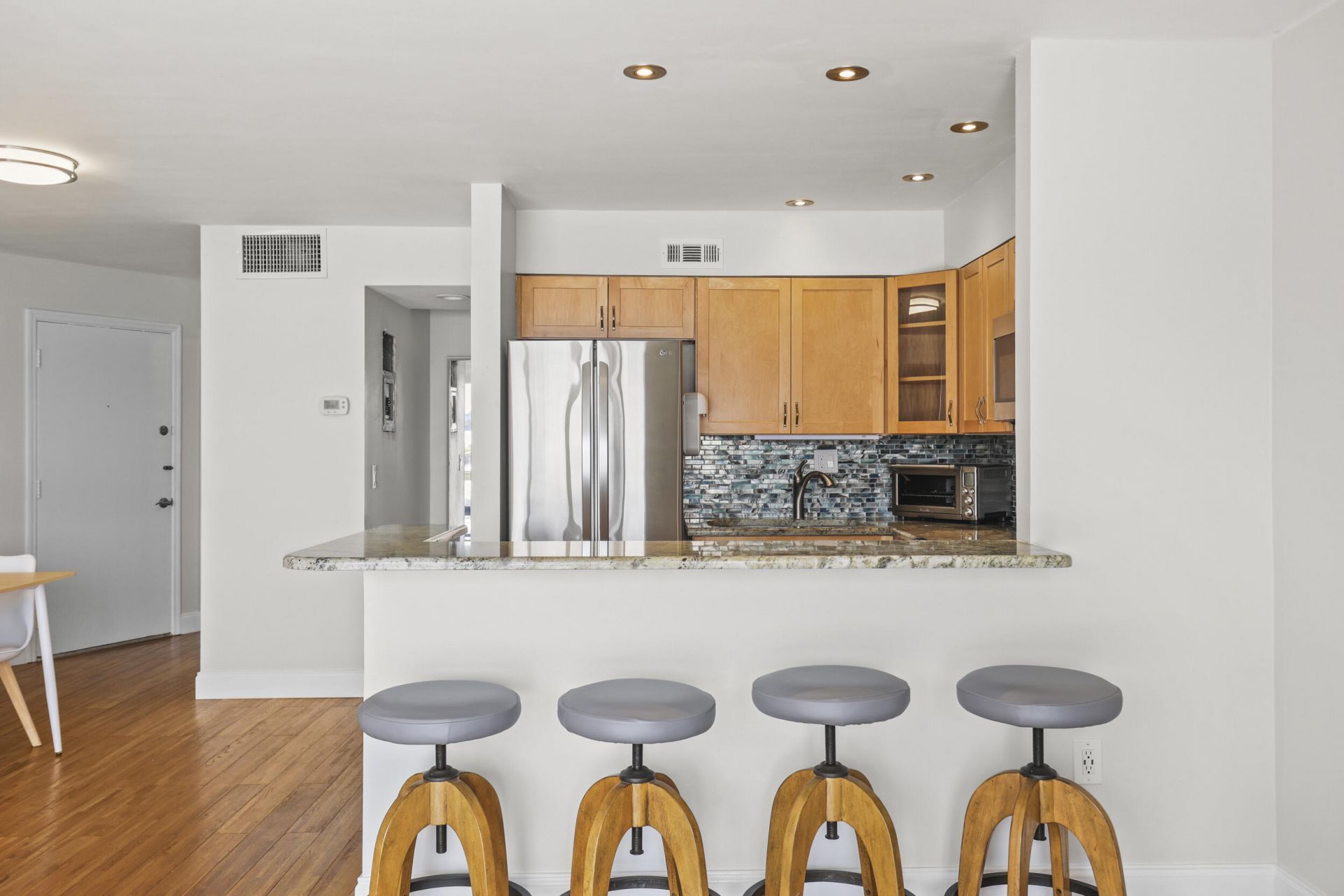 2936 Lake Shore Drive, Unit 204, West Palm Beach, FL 33404 Photo